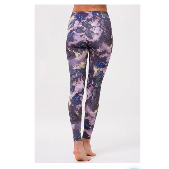 Onzie Multicolor Tie-Dye Leggings - Picture 3 of 10